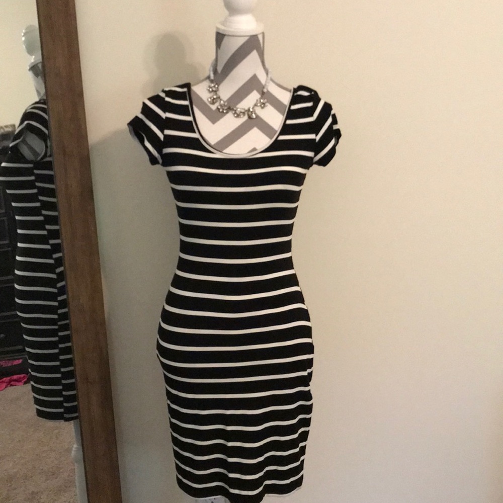 Leshop Black Stripe Dress size Small